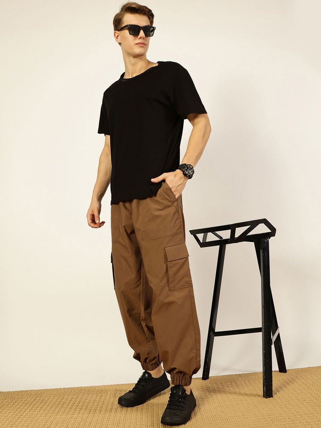 Brown Smart Loose Fit Mid-Rise Easy Wash Solid Woven Cargo Joggers For Men