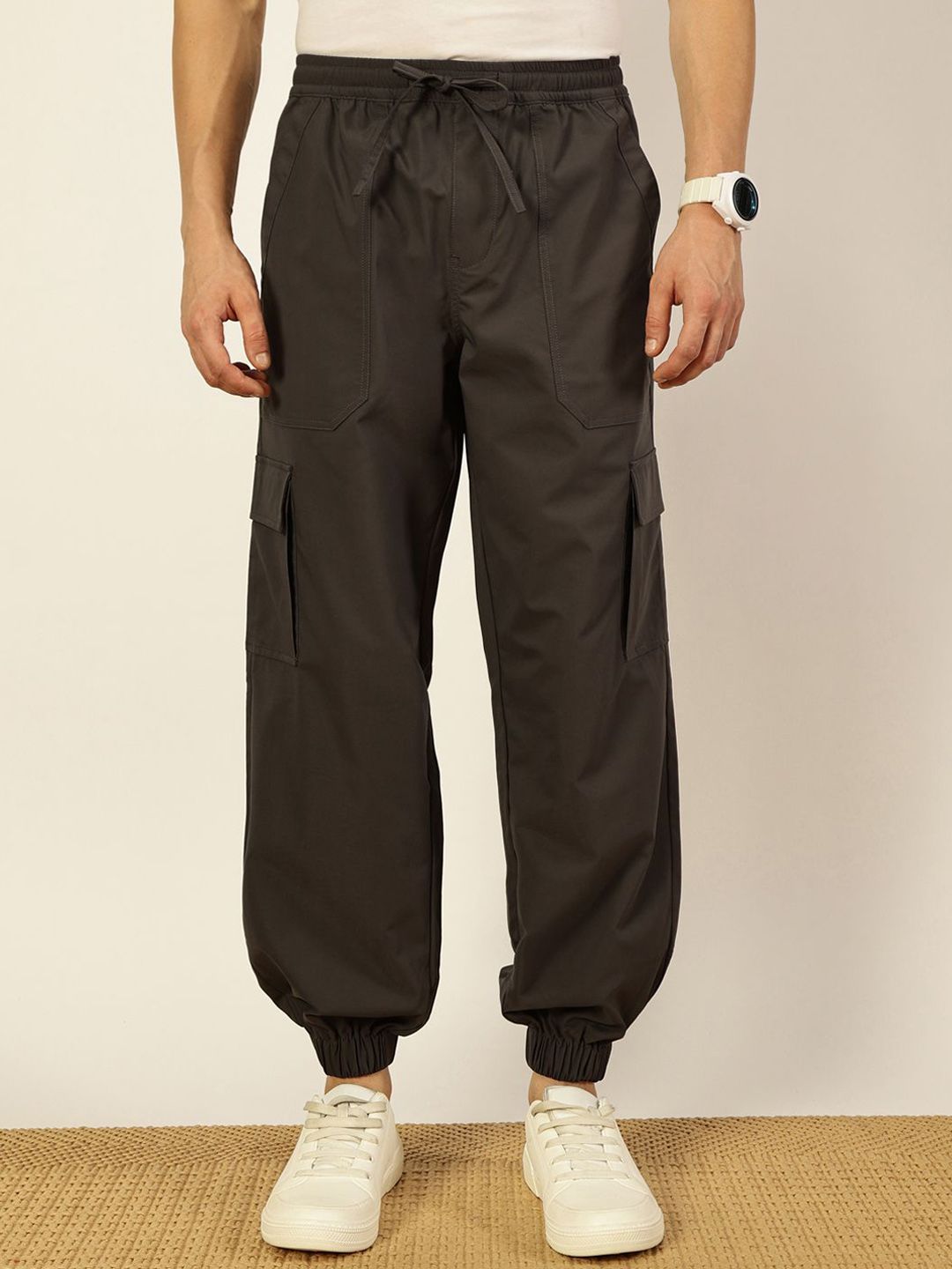 Dark Grey Smart Loose Fit Mid-Rise Easy Wash Solid Woven Cargo Joggers For Men