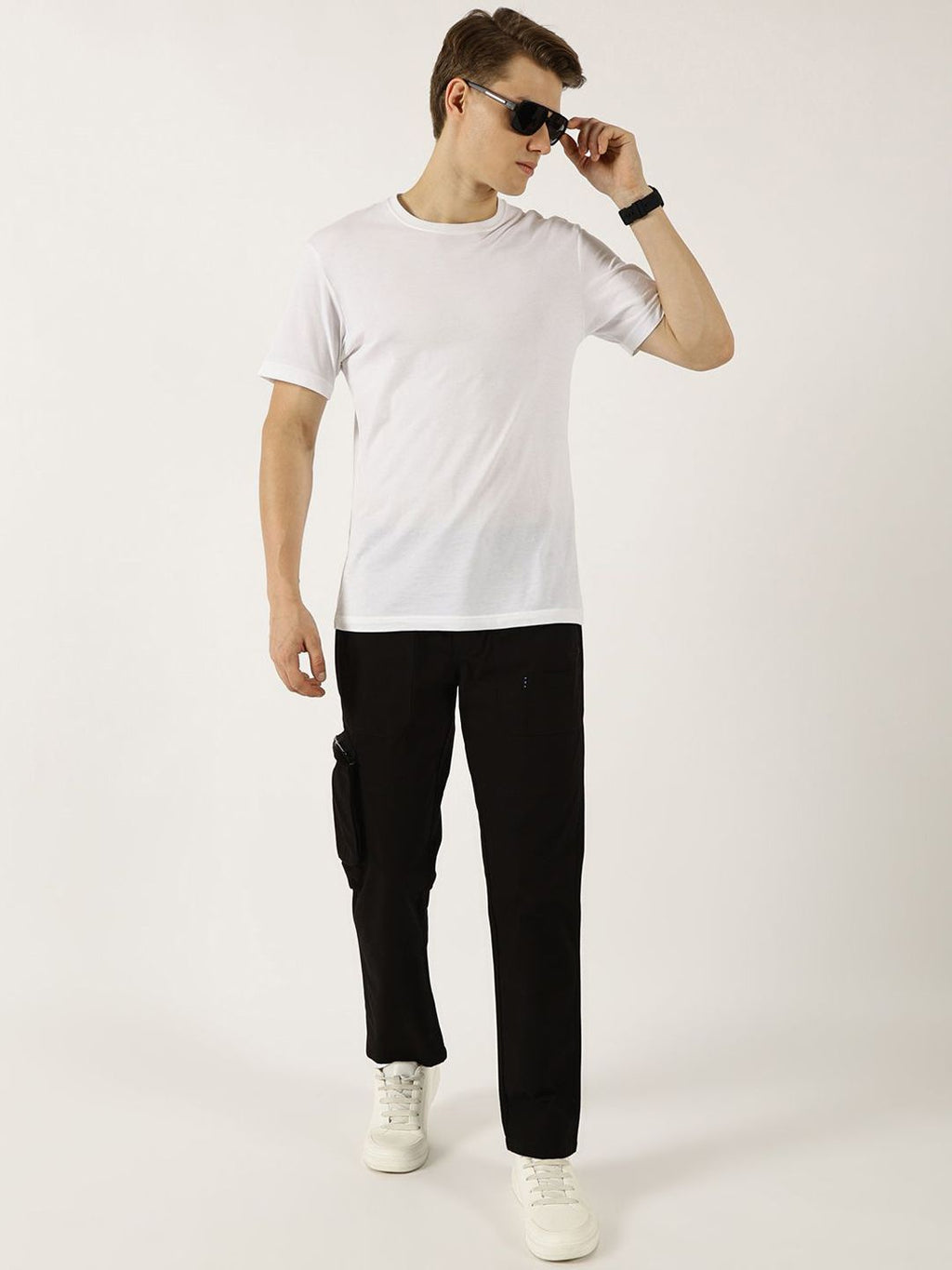 Black Cotton Solid Smart Easy Wash Cargo Trousers