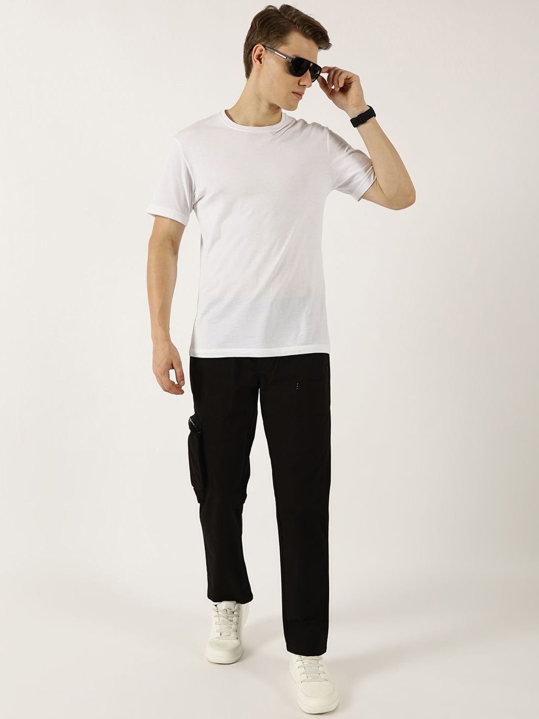 Black Cotton Solid Smart Easy Wash Cargo Trousers