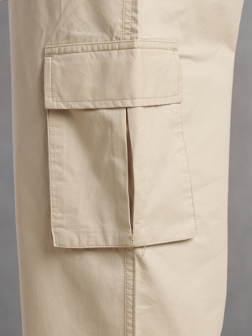 Thomas Scott Men Cream Relaxed Loose Fit 100% Cotton Solid Drawstring Closure Woven Cargo Trouser
