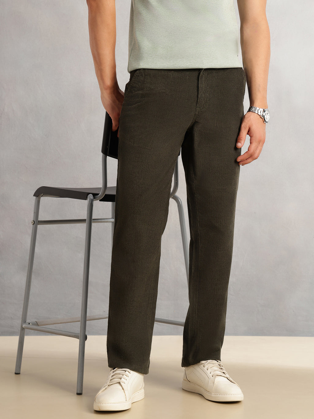 Thomas Scott Men Olive Regular Fit Mid-Rise Textured 4 Pockets Design Corduroy Trouser