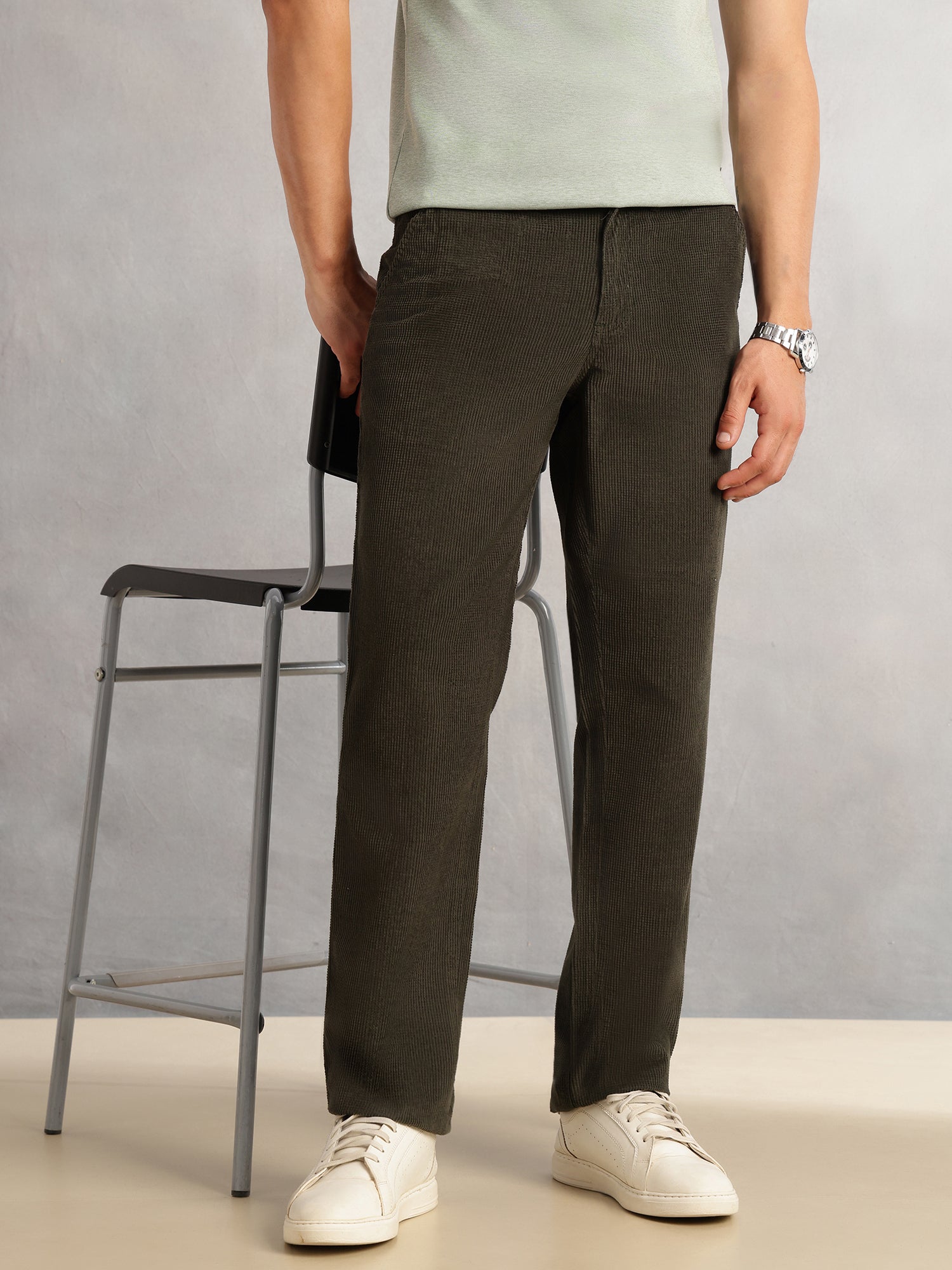 Thomas Scott Men Olive Regular Fit Mid-Rise Textured 4 Pockets Design Corduroy Trouser