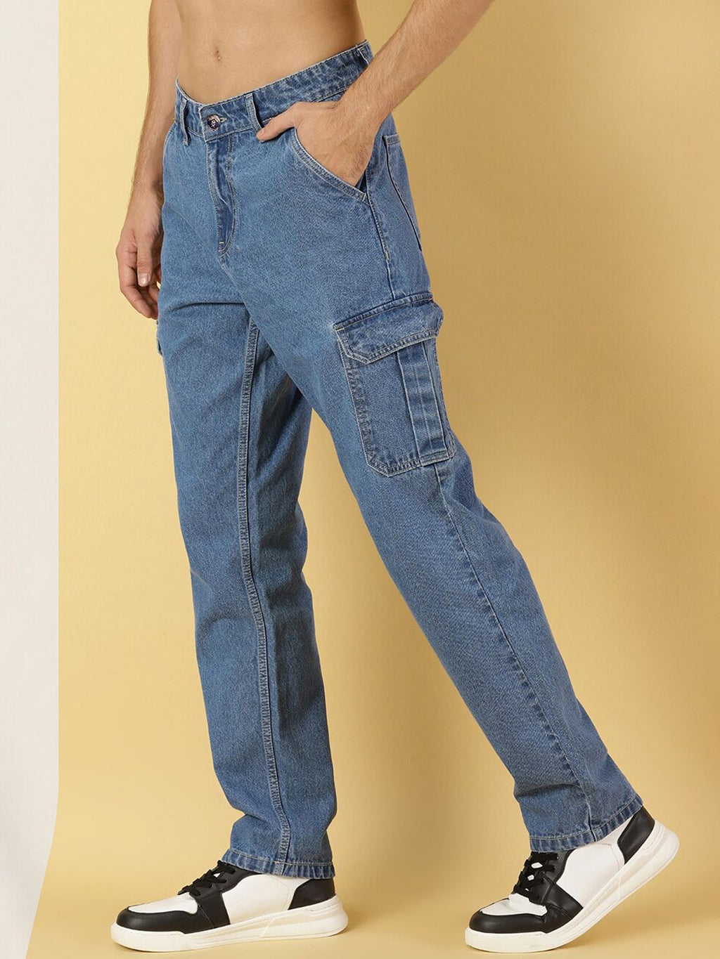Thomas Scott Men Mid Rise Loose Relaxed Fit Clean Look Light Fade Cotton Jeans