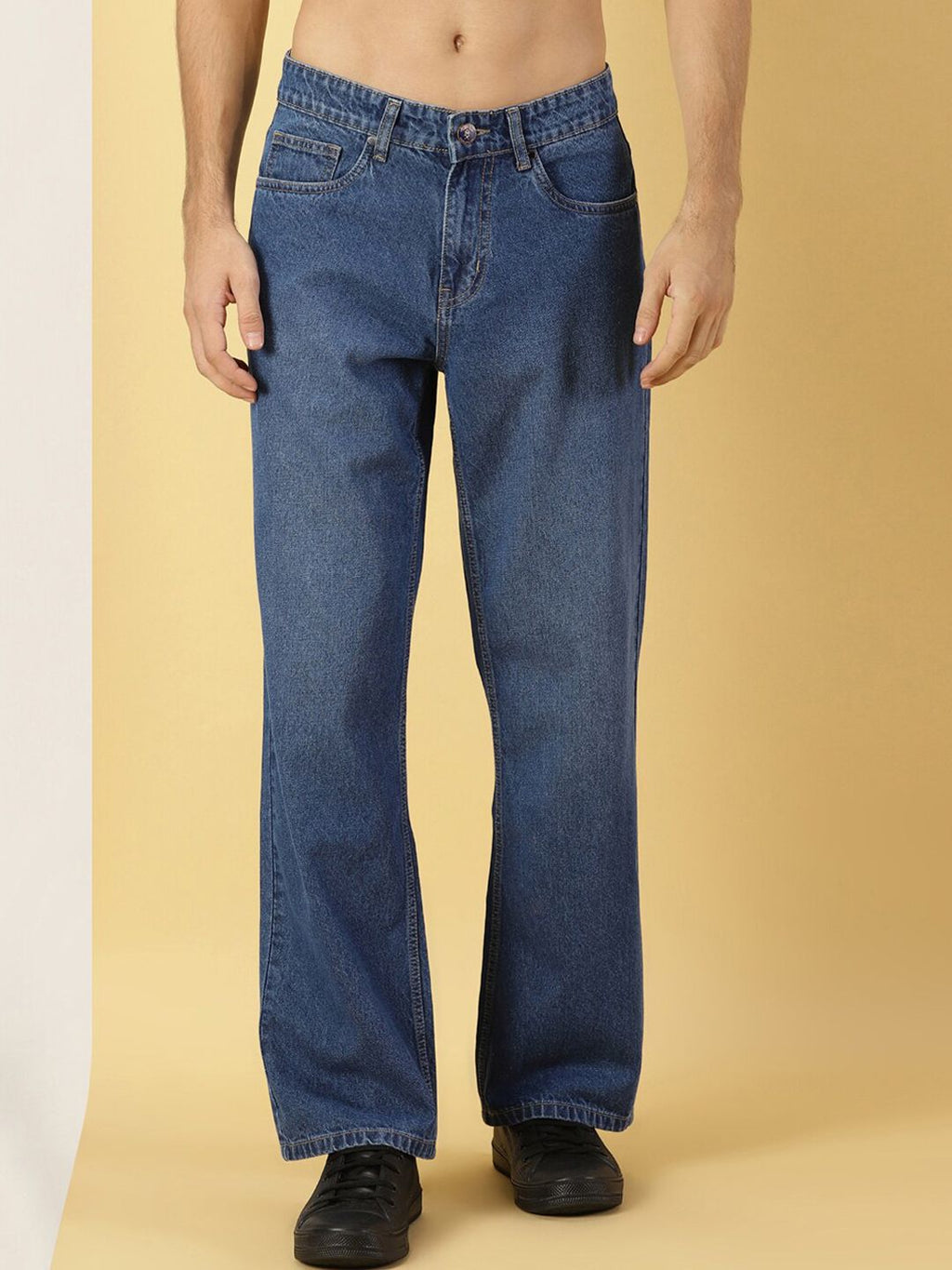 Thomas Scott Men Mid Rise Comfort Relaxed Fit Clean Look Light Fade Cotton Jeans