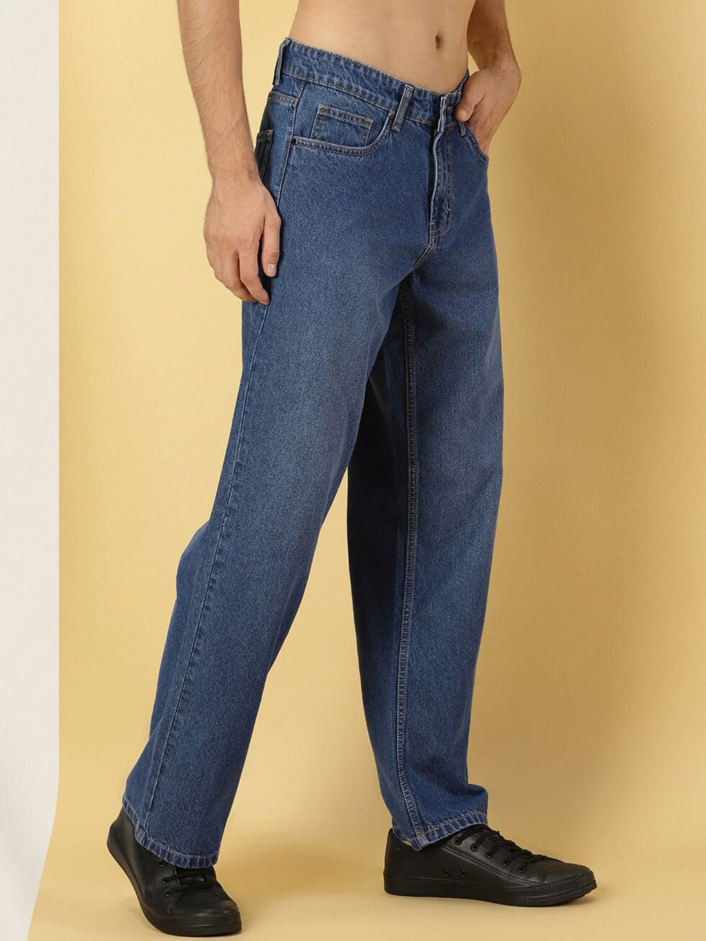 Thomas Scott Men Mid Rise Comfort Relaxed Fit Clean Look Light Fade Cotton Jeans