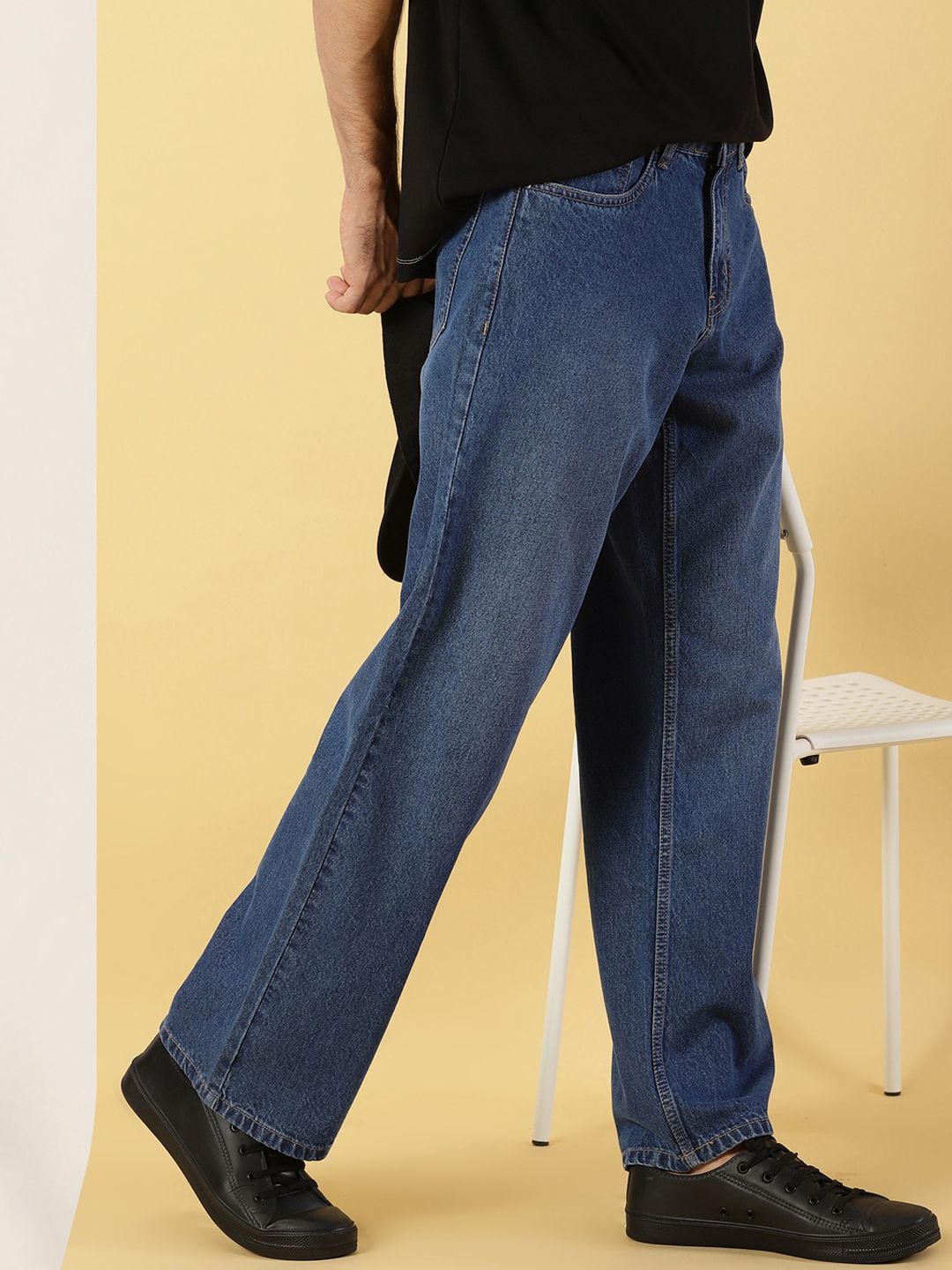 Thomas Scott Men Mid Rise Comfort Relaxed Fit Clean Look Light Fade Cotton Jeans