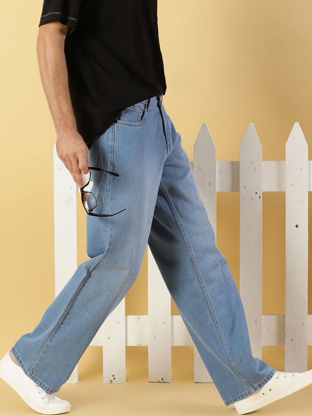Light Blue Comfort Relaxed Fit Clean Look Light Fade Cotton Baggy Jeans For Men