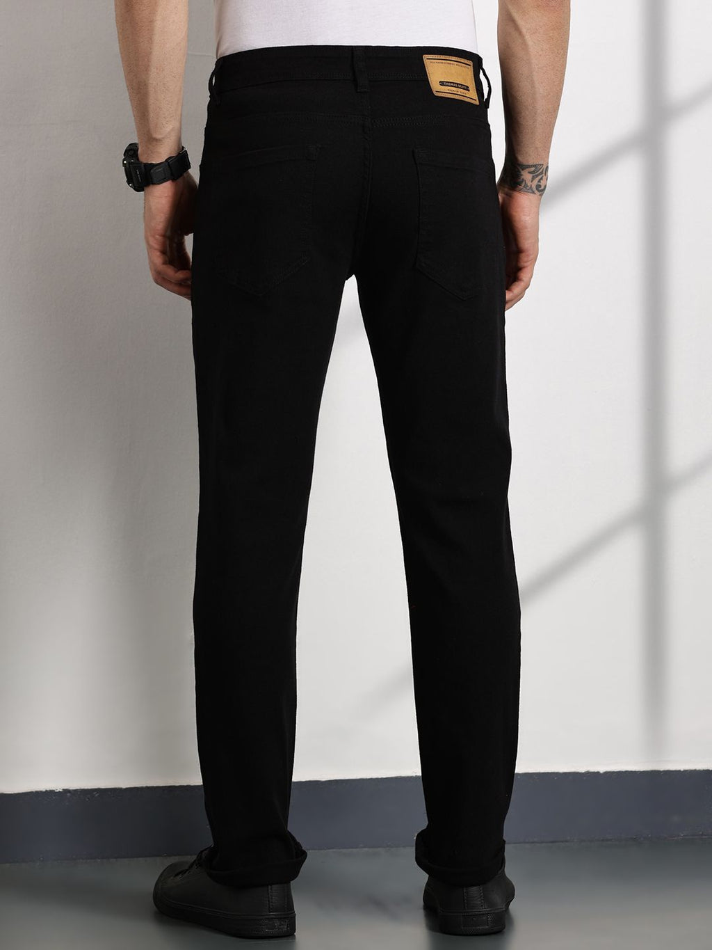 Black Slim Fit Mid-Rise Clean Look Non stretchable Jeans For Men