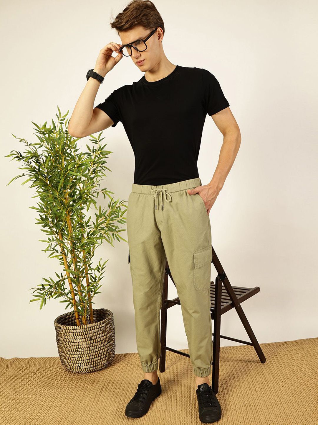 Olive Slim Fit Mid-Rise Solid 6 Pockets Woven Cargo Joggers For Men
