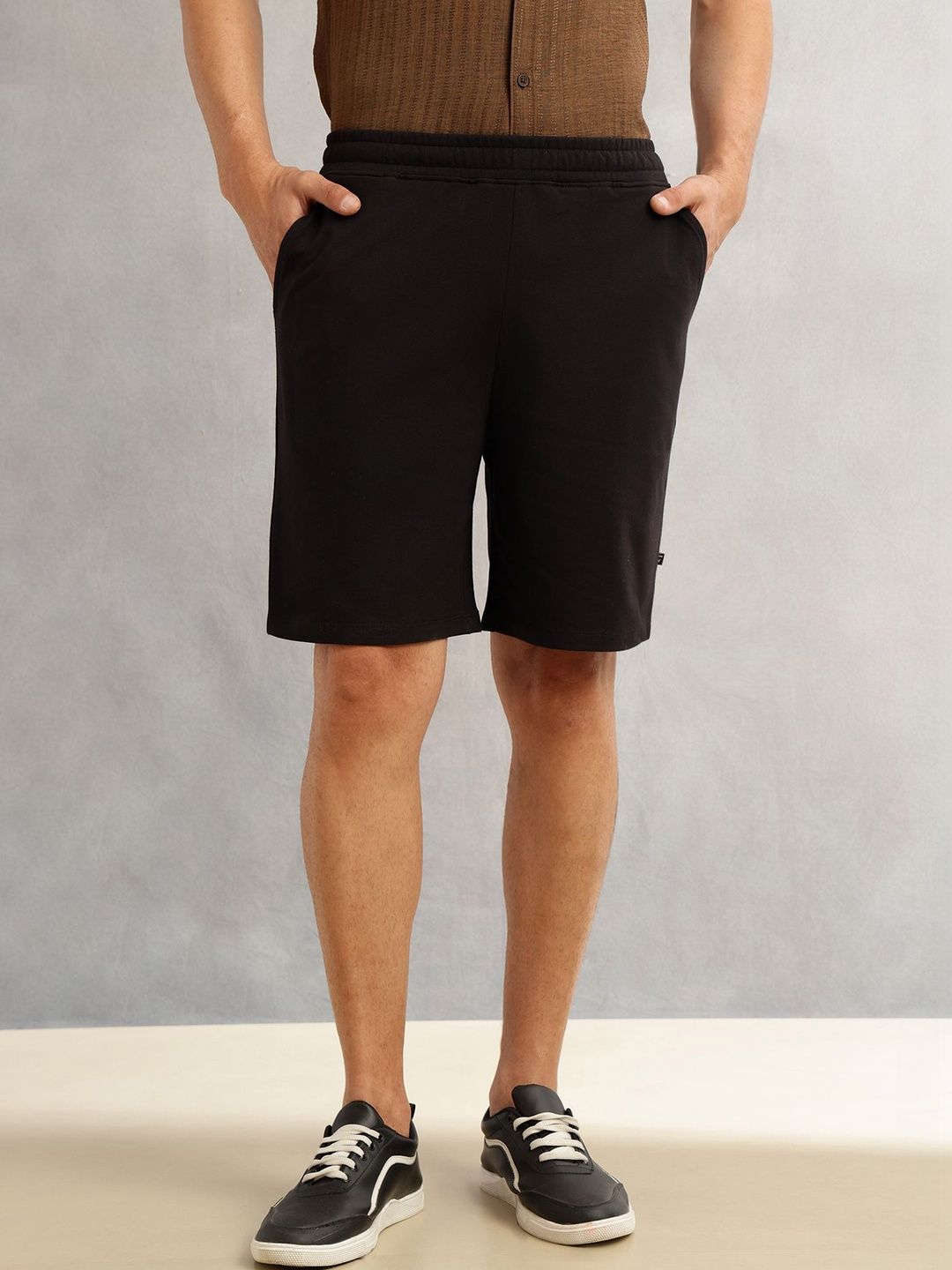 Black Mid-Rise Regular Fit Solid Knee Length Knitted Shorts For Men
