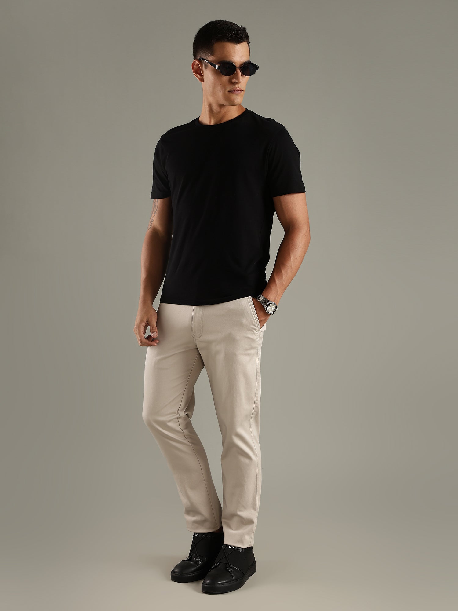 Thomas Scott Men Grey Straight Fit Mid-Rise Solid Chinos Trouser