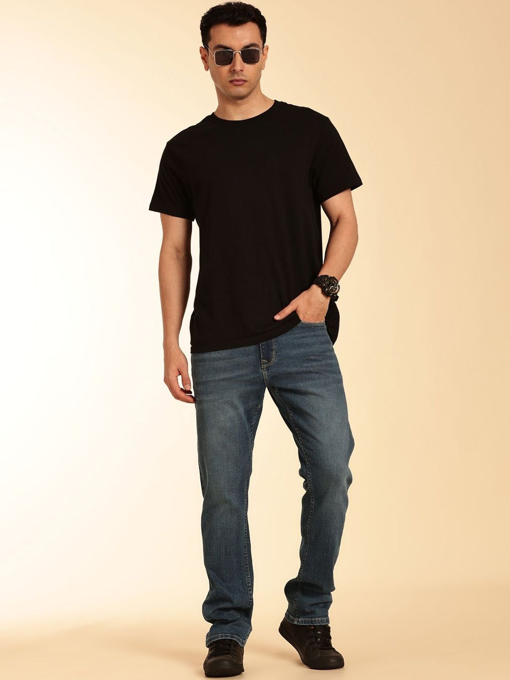 Indigo Smart Straight Fit Mid-Rise Clean Look Stretchable Jeans For Men