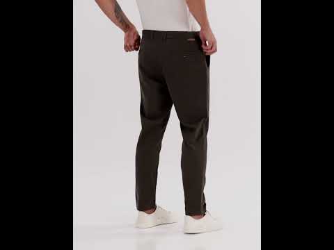 Thomas Scott Men Charcoal Regular Fit Mid-Rise Woven Chinos Trouser